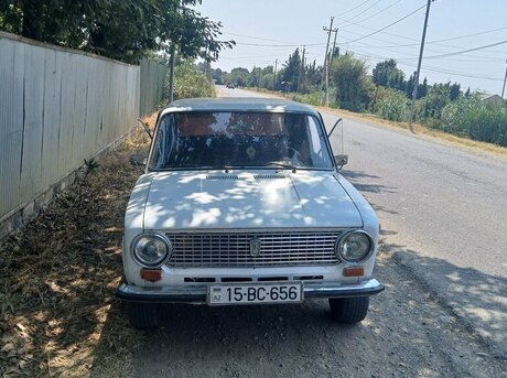 LADA (VAZ) 21011 1985