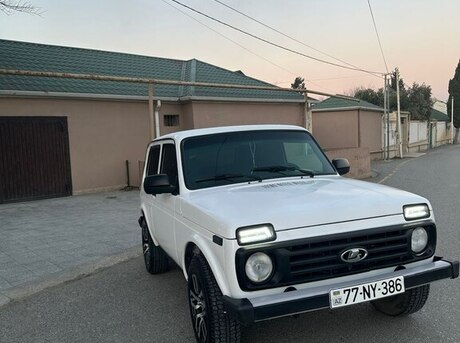 LADA (VAZ) Niva 2013