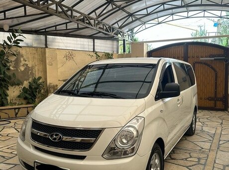 Hyundai H-1 2010