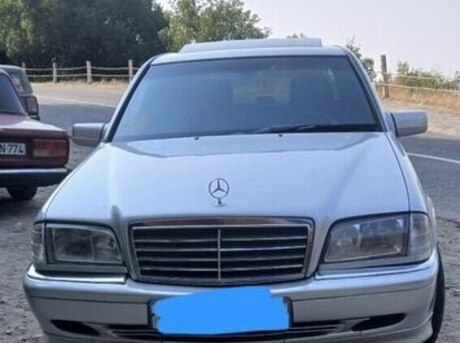 Mercedes C 240