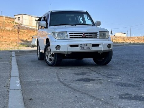 Mitsubishi Pajero io 1999