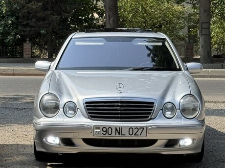 Mercedes E 240