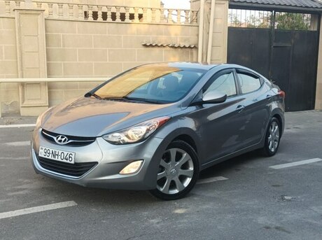Hyundai Elantra 2012