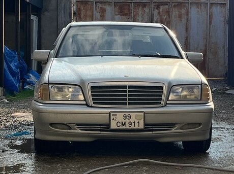 Mercedes C 230