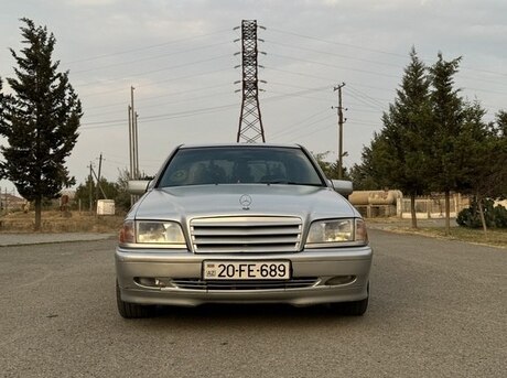 Mercedes C 180