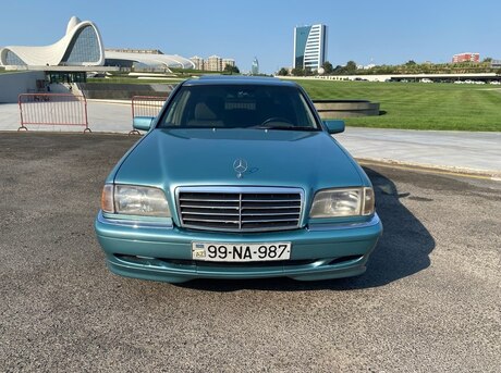 Mercedes C 180
