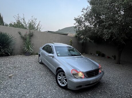 Mercedes C 240