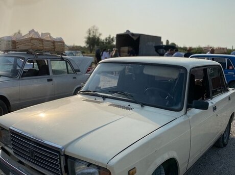 LADA (VAZ) 2107 2000