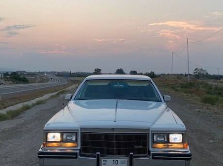 Cadillac  1989