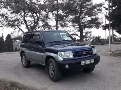 Mitsubishi Pajero io 1999