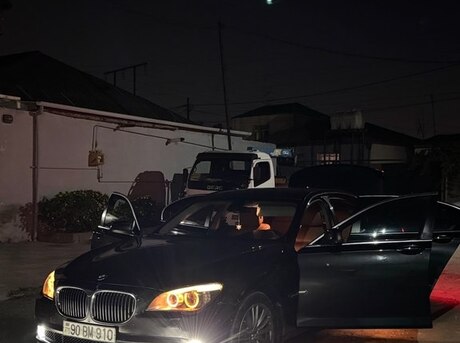 BMW 740