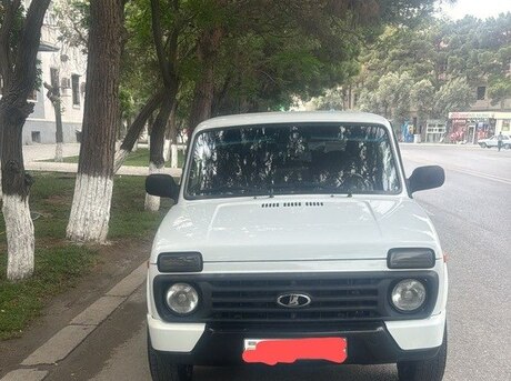 LADA (VAZ) Niva 2015