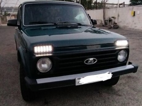 LADA (VAZ) Niva 2005