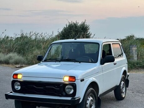 LADA (VAZ) Niva 2010