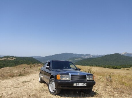 Mercedes 190