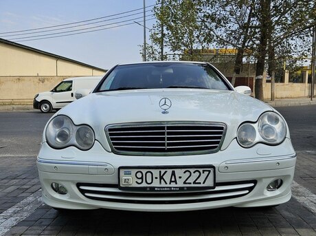 Mercedes C 230