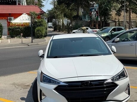 Hyundai Elantra 2019