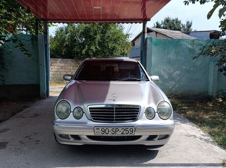 Mercedes E 240 2000