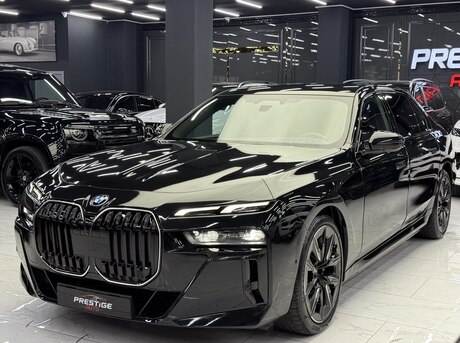 BMW i7