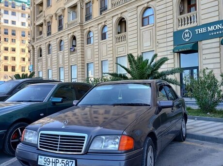 Mercedes C 180