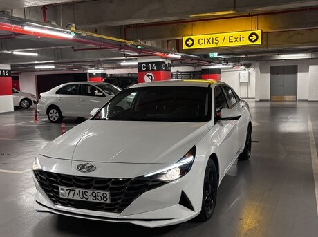 Hyundai Elantra 2021