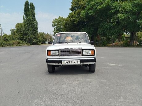 LADA (VAZ) 2107