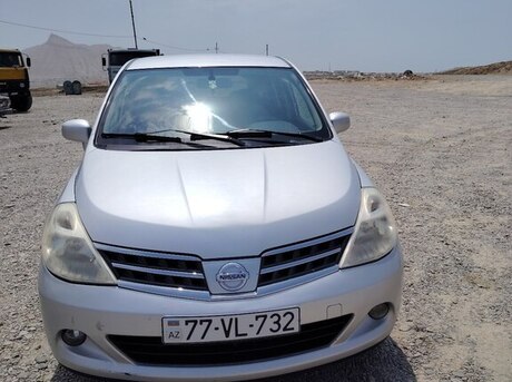Nissan Tiida 2012