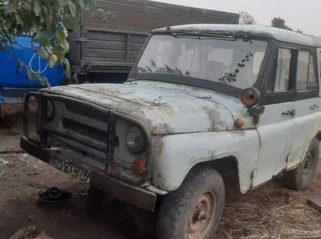 UAZ 469 2000
