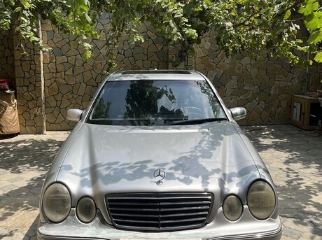 Mercedes E 270 2001