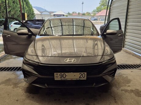 Hyundai Elantra 2024