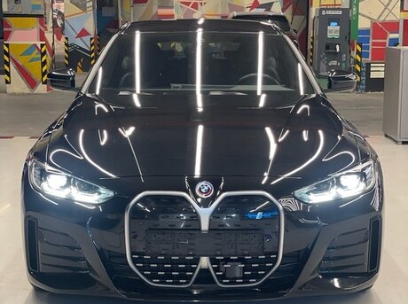 BMW i4