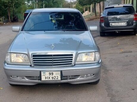Mercedes C 240