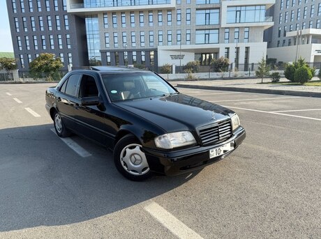 Mercedes C 180