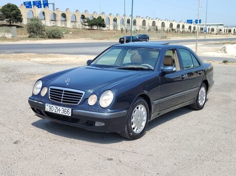 Mercedes E 320