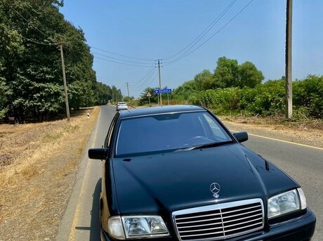 Mercedes C 240