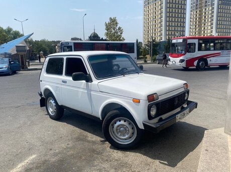 LADA (VAZ) Niva 2009