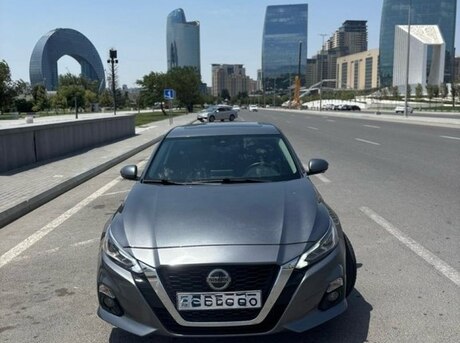 Nissan Altima 2019