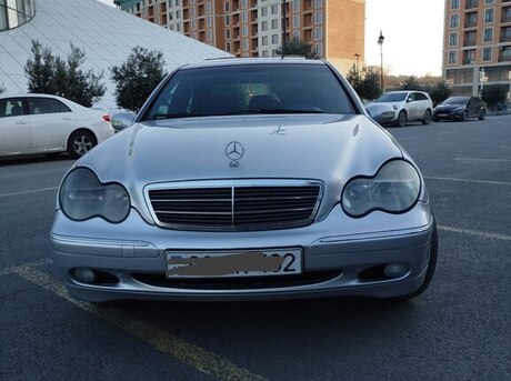 Mercedes C 240
