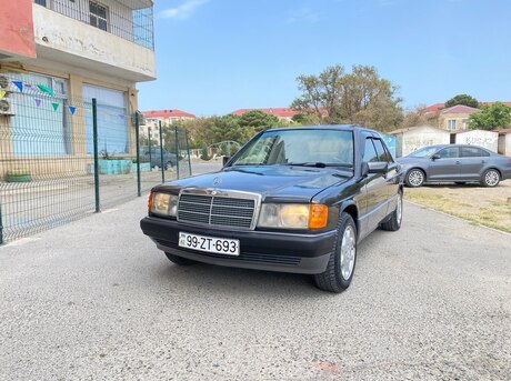 Mercedes 190