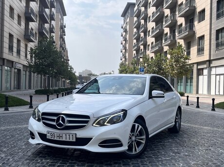 Mercedes E 200