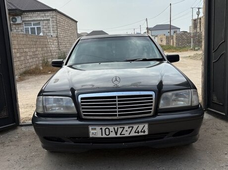 Mercedes C 180
