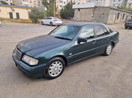 Mercedes C 180