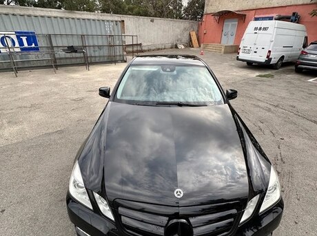 Mercedes E 200
