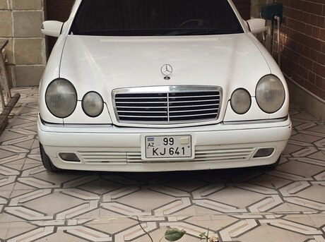 Mercedes E 240