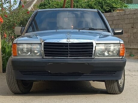 Mercedes 190