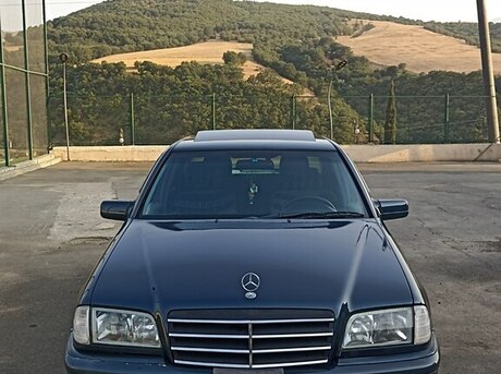 Mercedes C 200