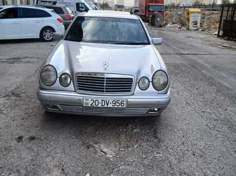 Mercedes E 230