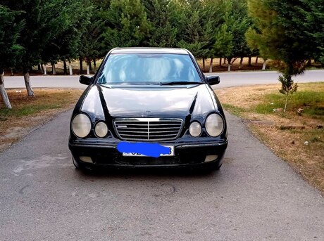 Mercedes E 240 2001