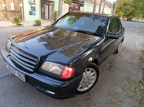 Mercedes C 240