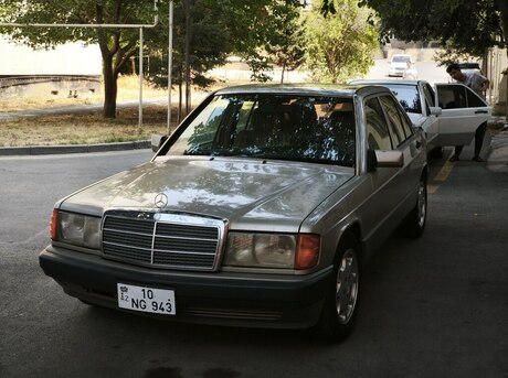 Mercedes 190